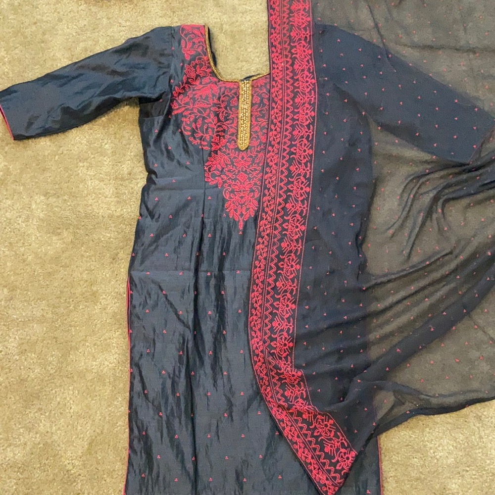 Indian/Pakistani/Afghan Suit